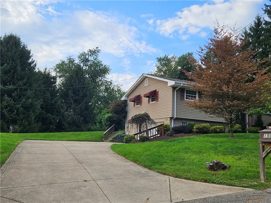 1501 Meade Ave, New Kensington, PA 15068 - #2