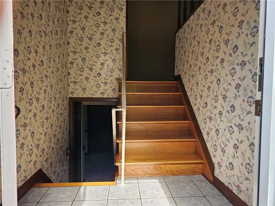 1501 Meade Ave, New Kensington, PA 15068 - #3