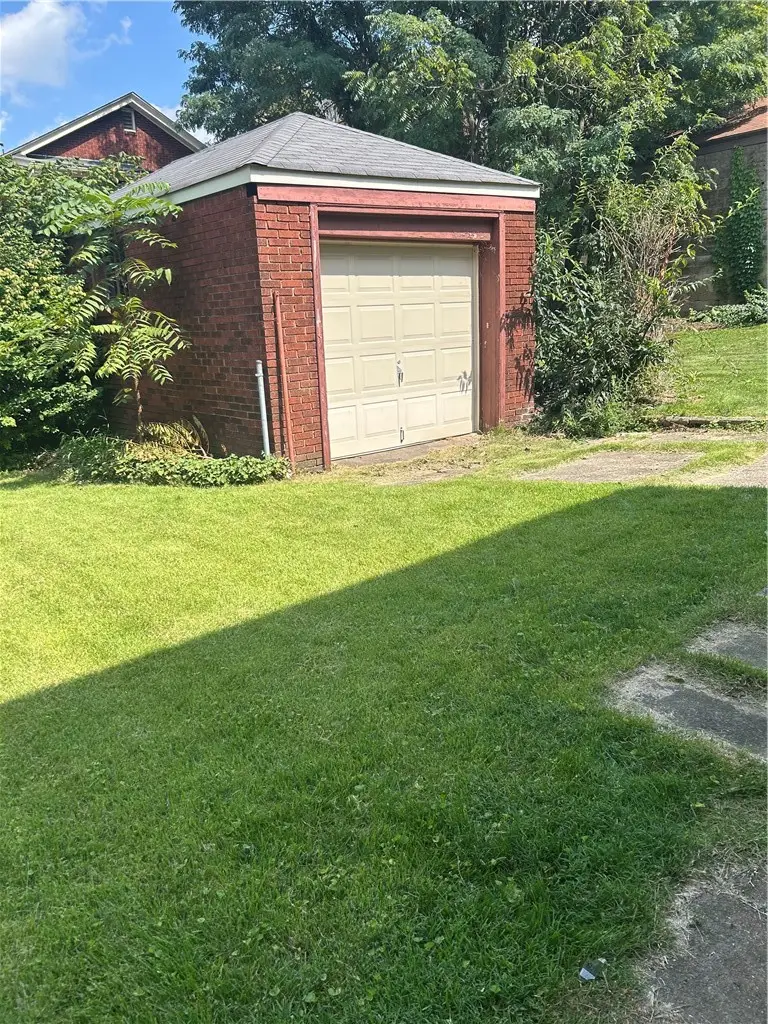1424 Mcfarland Rd, Pittsburgh, PA 15216 - #3