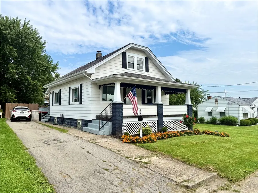 935 Hazel St, New Castle, PA 16101 - #2