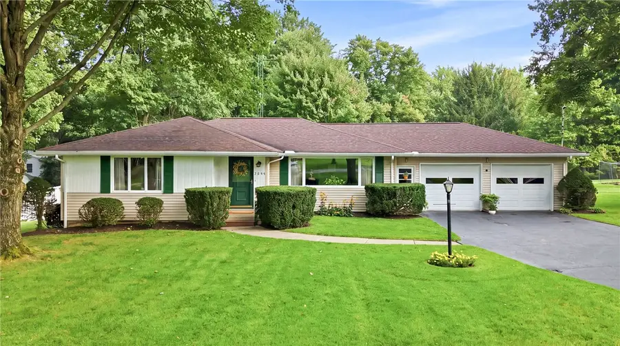 3595 Ridgewood Dr, Hermitage, PA 16148 - #2