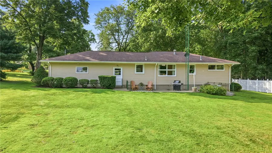 3595 Ridgewood Dr, Hermitage, PA 16148 - #3