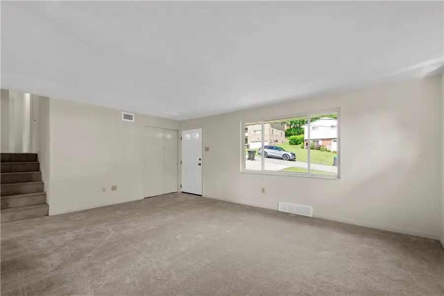 238 Santa Fe Dr, Bethel Park, PA 15102 - #3
