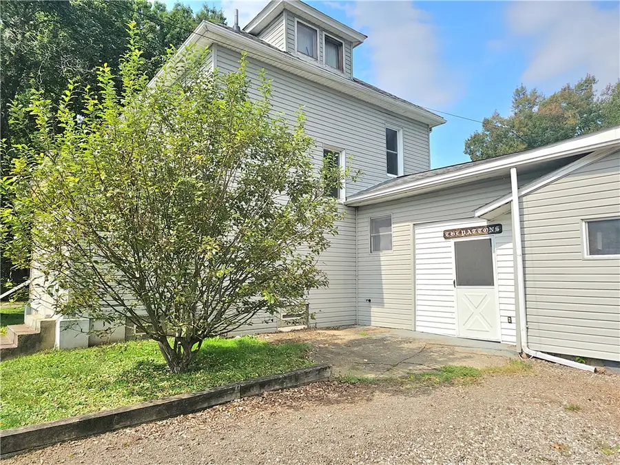 129 Riverview Street, Ellwood City, PA 16117 - #2