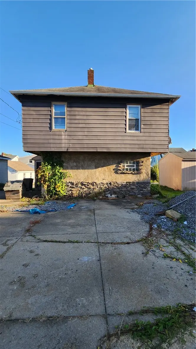 1012 Adams St, New Castle, PA 16101 - #2