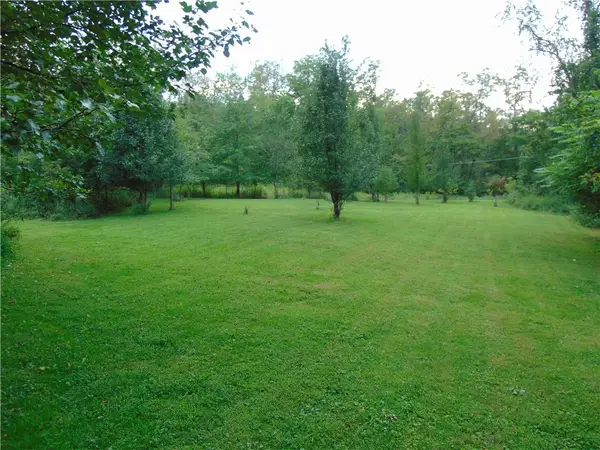 100 Robbins Drive, West Newton, PA 15089