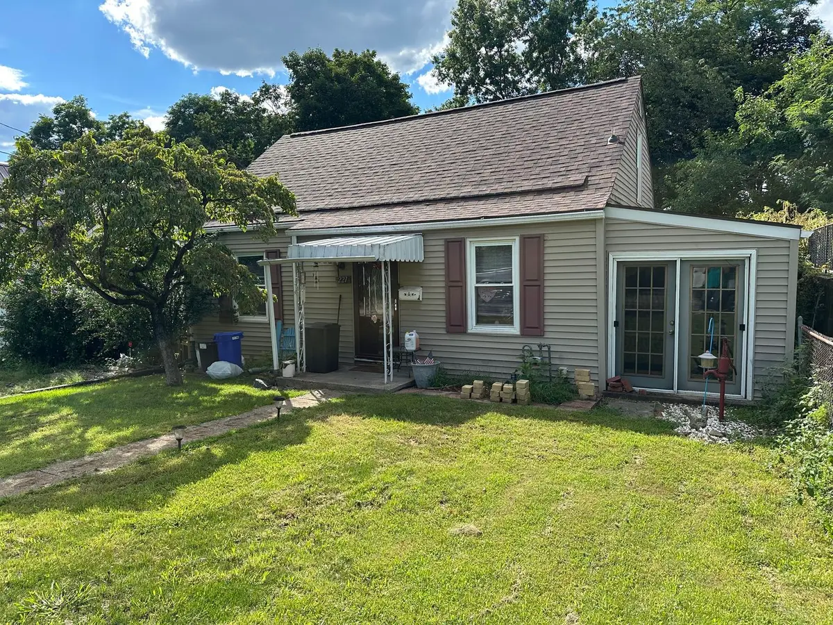 221 Seneca Drive, New Kensington, PA 15068 - #1