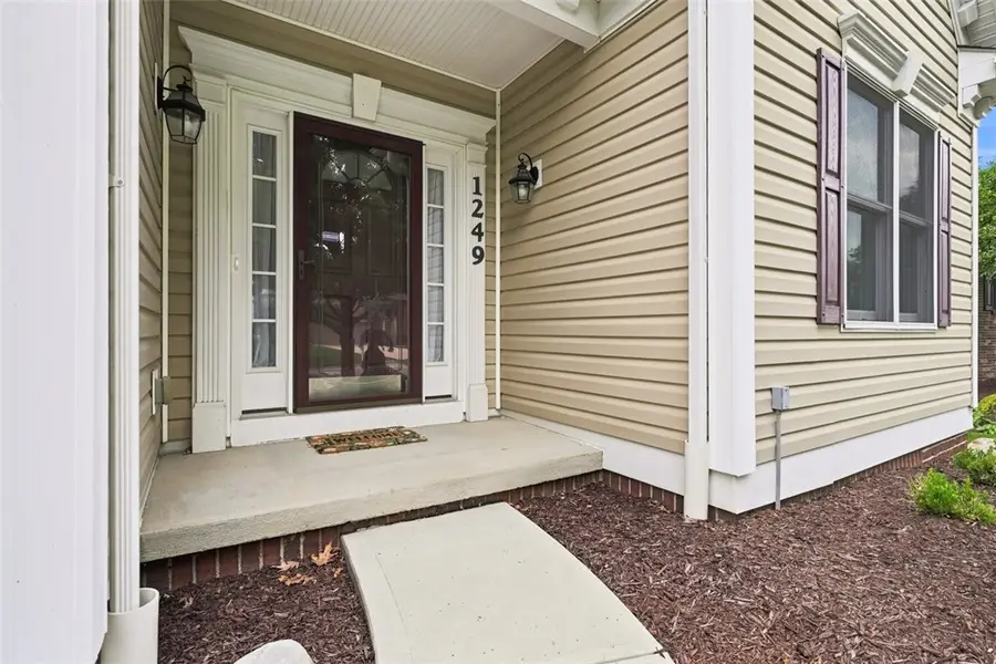 1249 Snee Dr, Pittsburgh, PA 15236 - #3