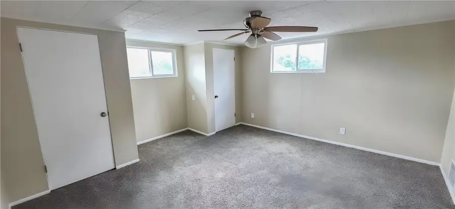 702 Neal St, New Castle, PA 16101 - #3