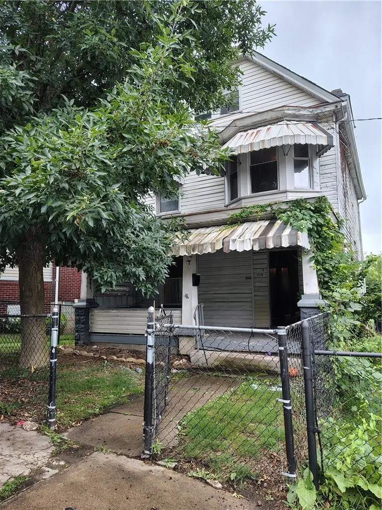 1519 Victoria Ave, New Kensington, PA 15068 - #1