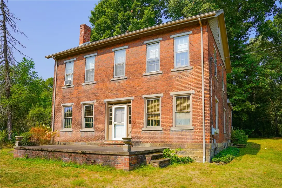828 Brownhome Rd, New Castle, PA 16101 - #1