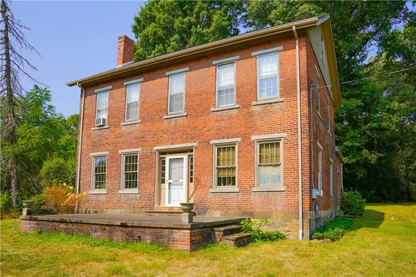 828 Brownhome Rd, New Castle, PA 16101