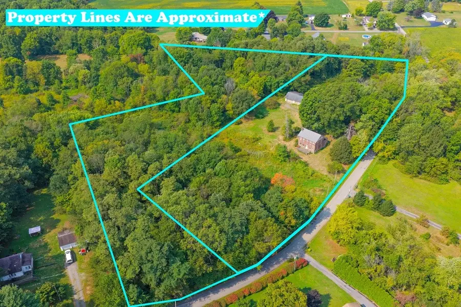 828 Brownhome Rd, New Castle, PA 16101 - #2