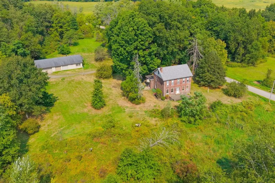 828 Brownhome Rd, New Castle, PA 16101 - #3