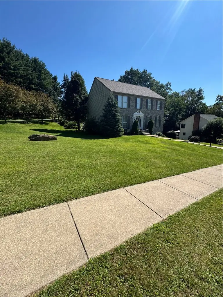 8315 Reagan Dr, Pittsburgh, PA 15237 - #2