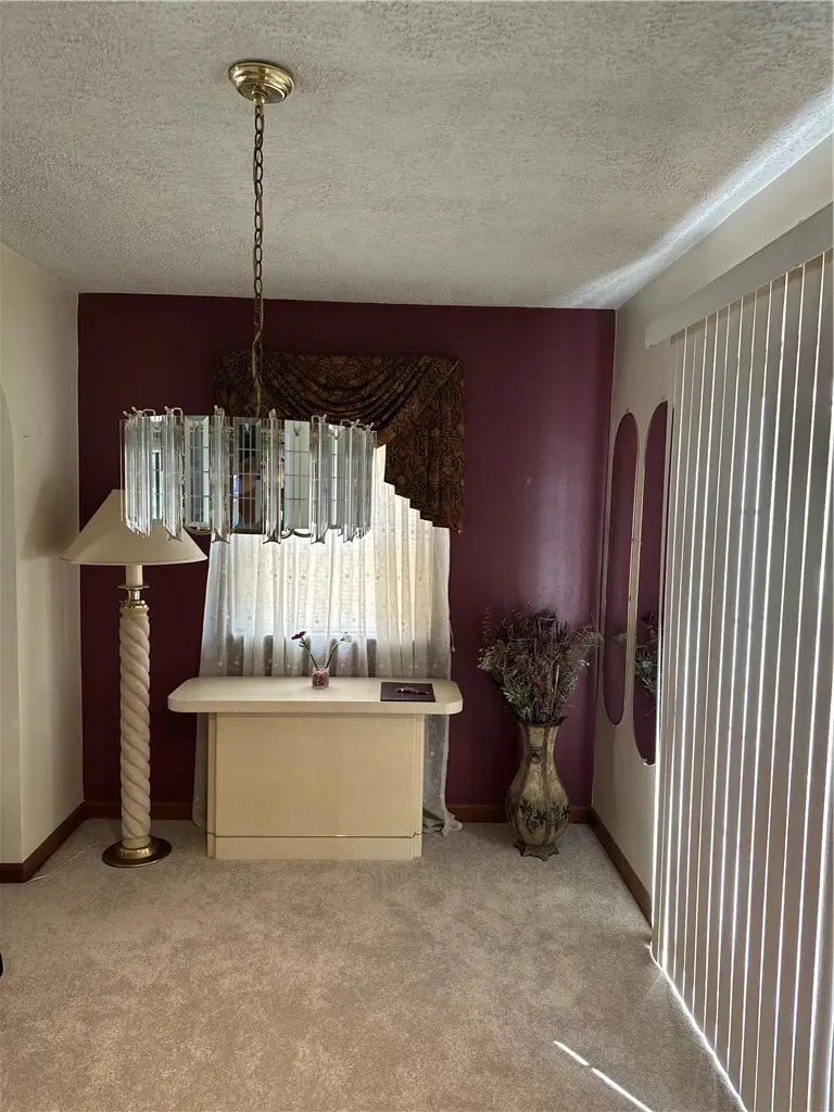 1109 Holmes St, McKees Rocks, PA 15136 - #2