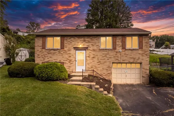 120 Persian Dr, Oakdale, PA 15071