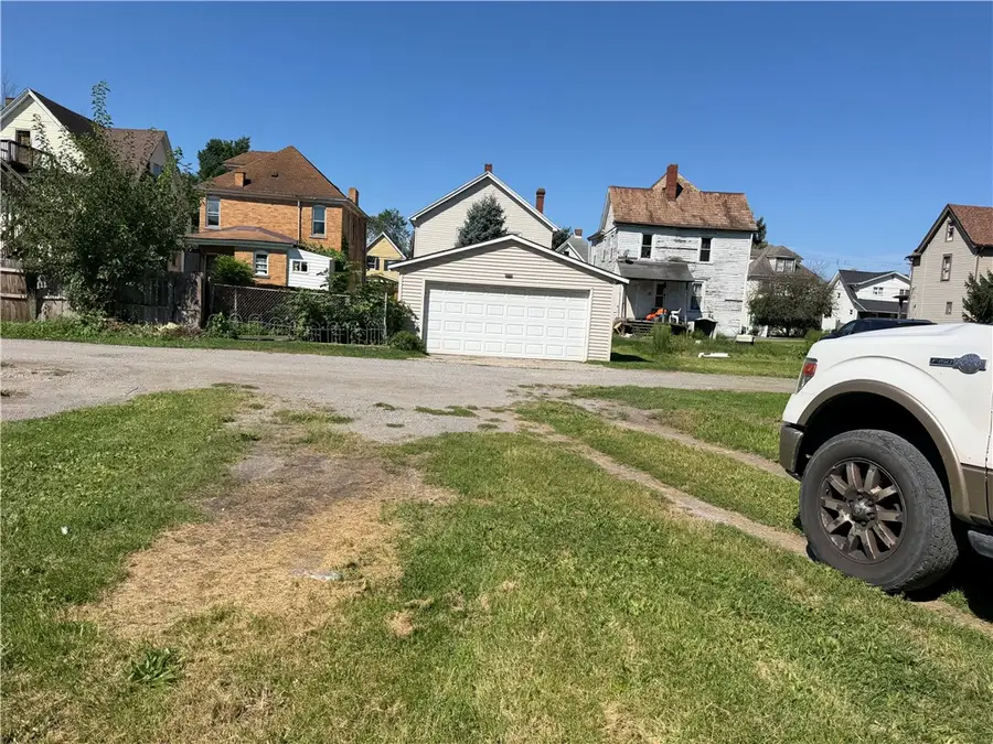 711 Carlisle Street, New Castle, PA 16105 - #2