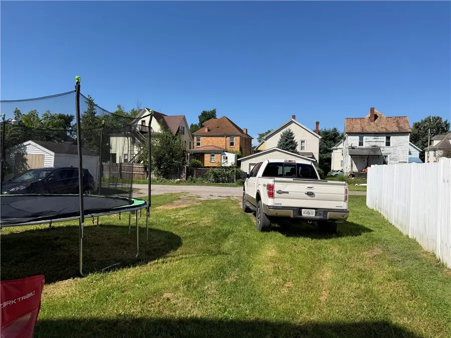 711 Carlisle Street, New Castle, PA 16105 - #3