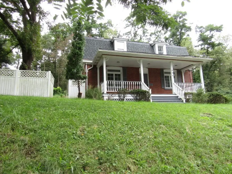 686 Filmore Rd., Pittsburgh, PA 15221 - #2