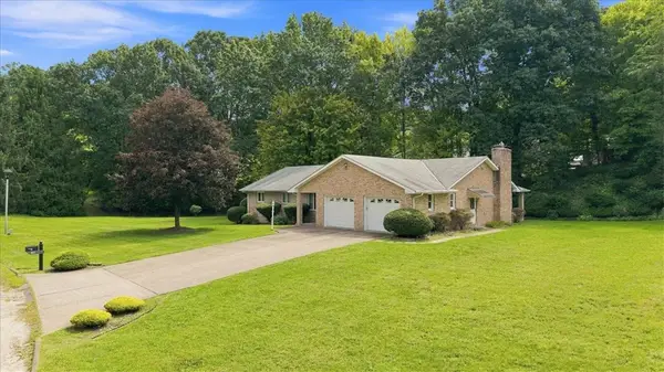 104 Oakcrest Dr., Monaca, PA 15061