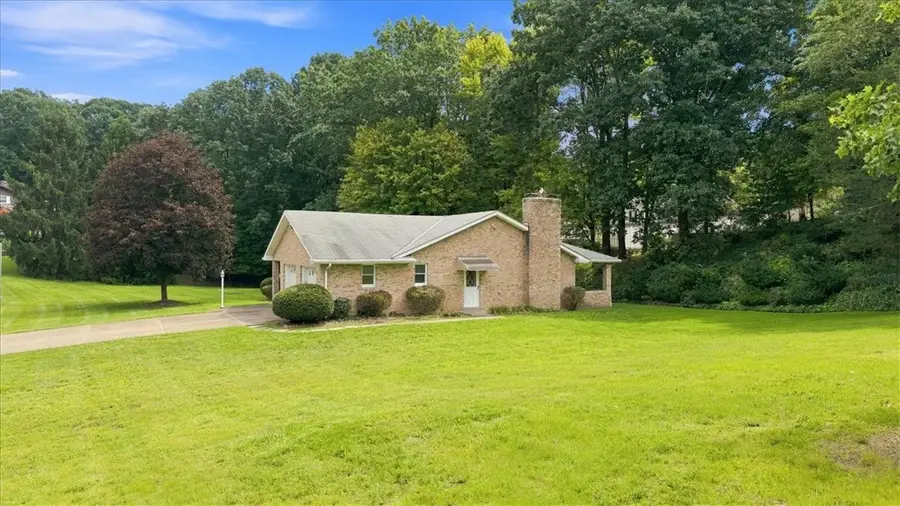 104 Oakcrest Dr., Monaca, PA 15061 - #3
