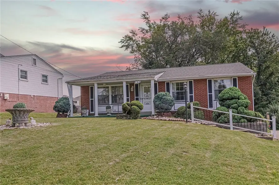 103 Lee Ridge Dr, Coraopolis, PA 15108 - #2