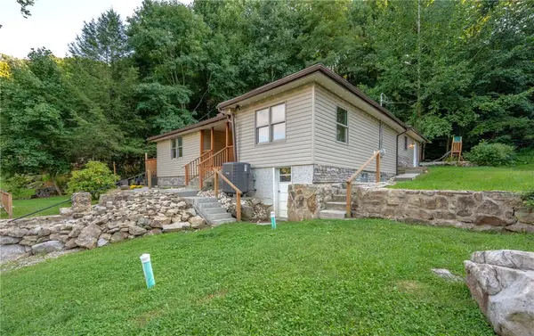 1571 Darlington Road, Ligonier, PA 15658