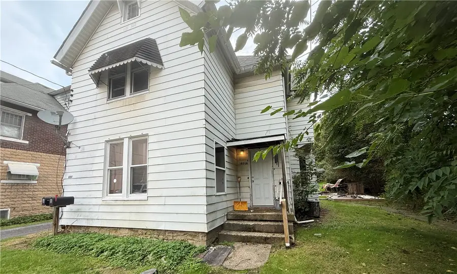 886 N Sharpsville Ave, Sharon, PA 16146 - #2