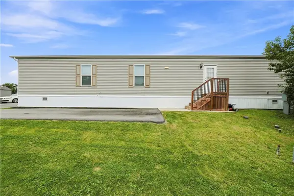 163 West Dr, Oakdale, PA 15071