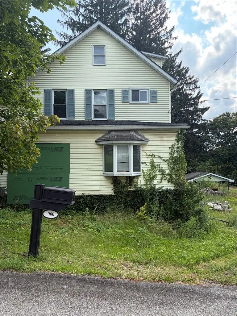 900 W 4th Ave, Derry, PA 15627 - #1