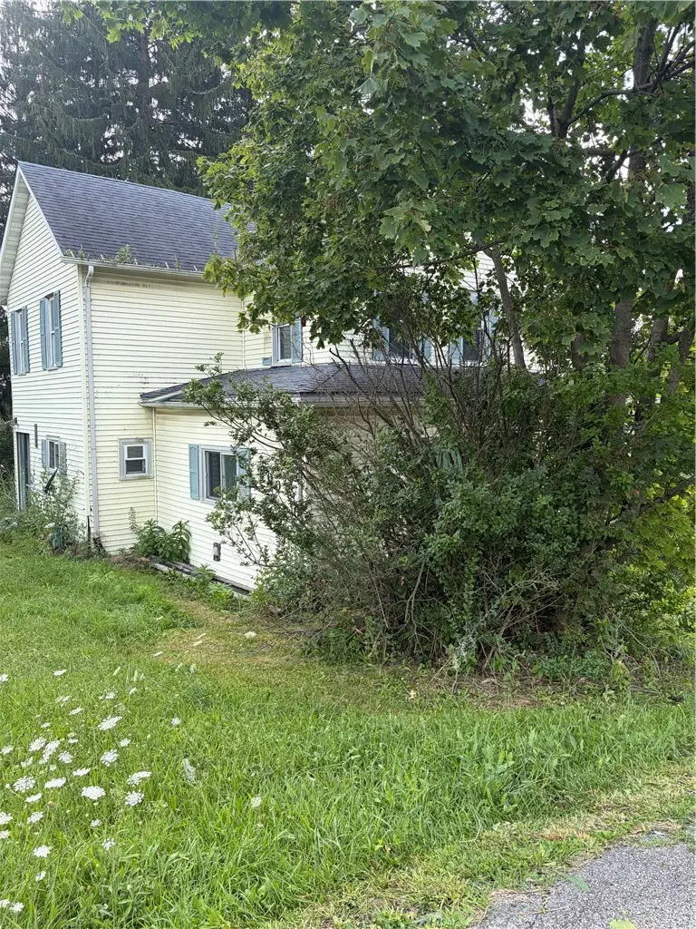900 W 4th Ave, Derry, PA 15627 - #3