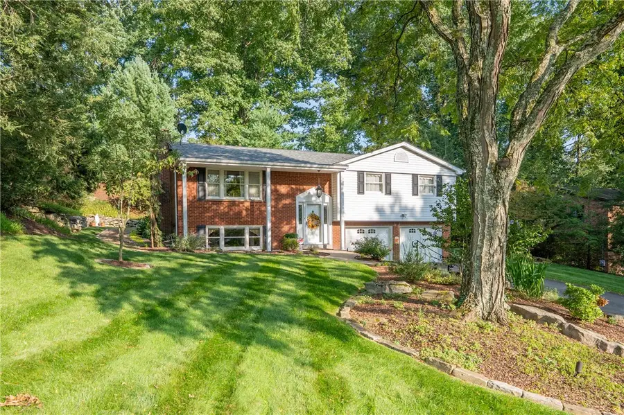 3465 Burnett Dr, Murrysville, PA 15668 - #2