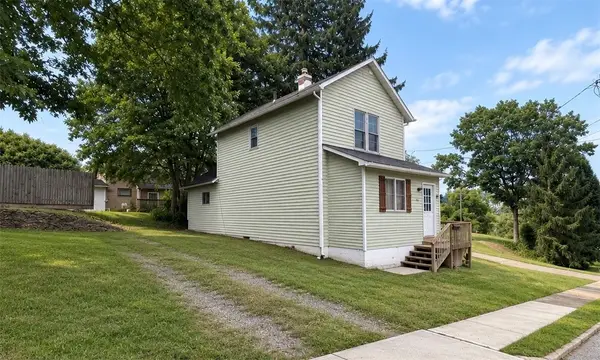 274 Andrew St, Sharon, PA 16146