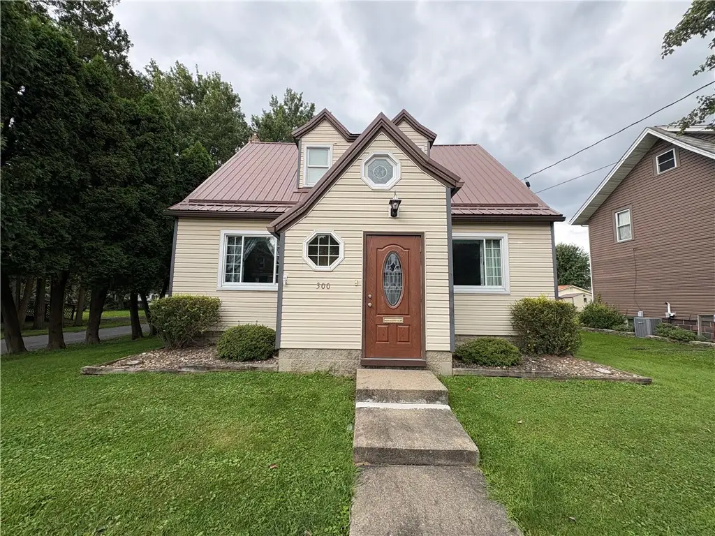 300 Elk St, Punxsutawney, PA 15767 - #1