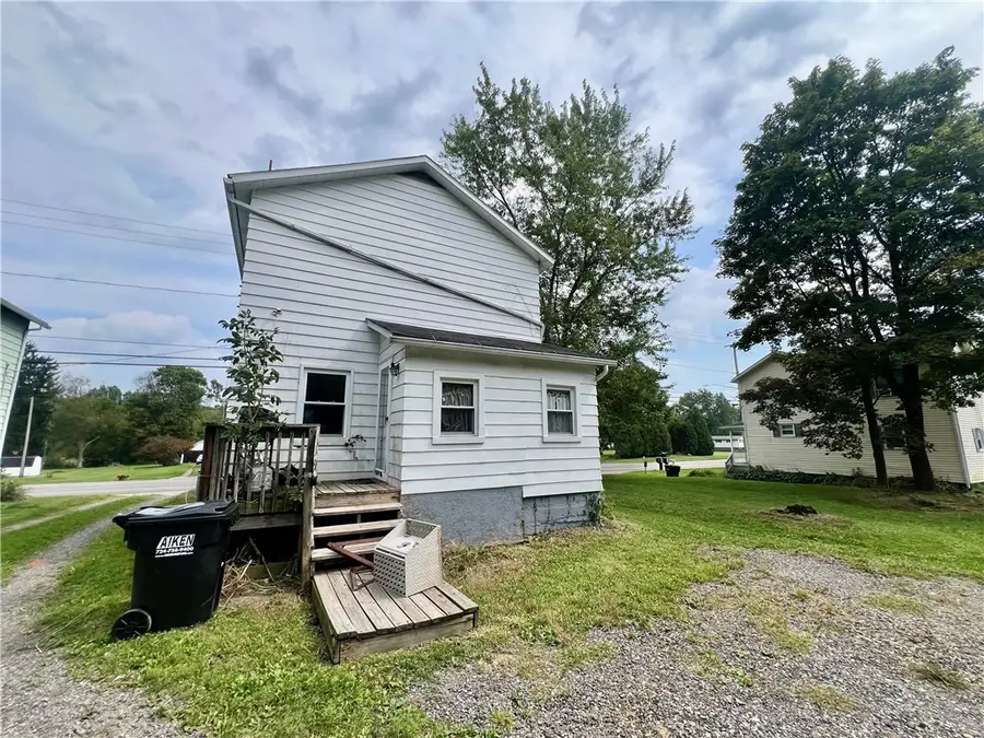 3019 Mercer Rd, New Castle, PA 16105 - #2