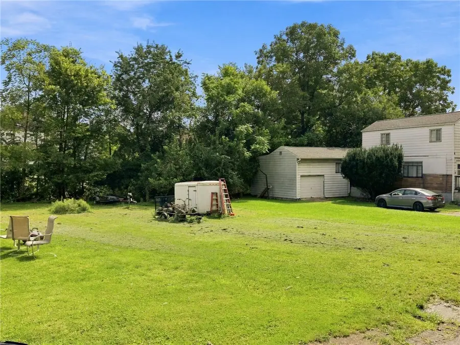223 Lexington Ct, Carnegie, PA 15106 - #3