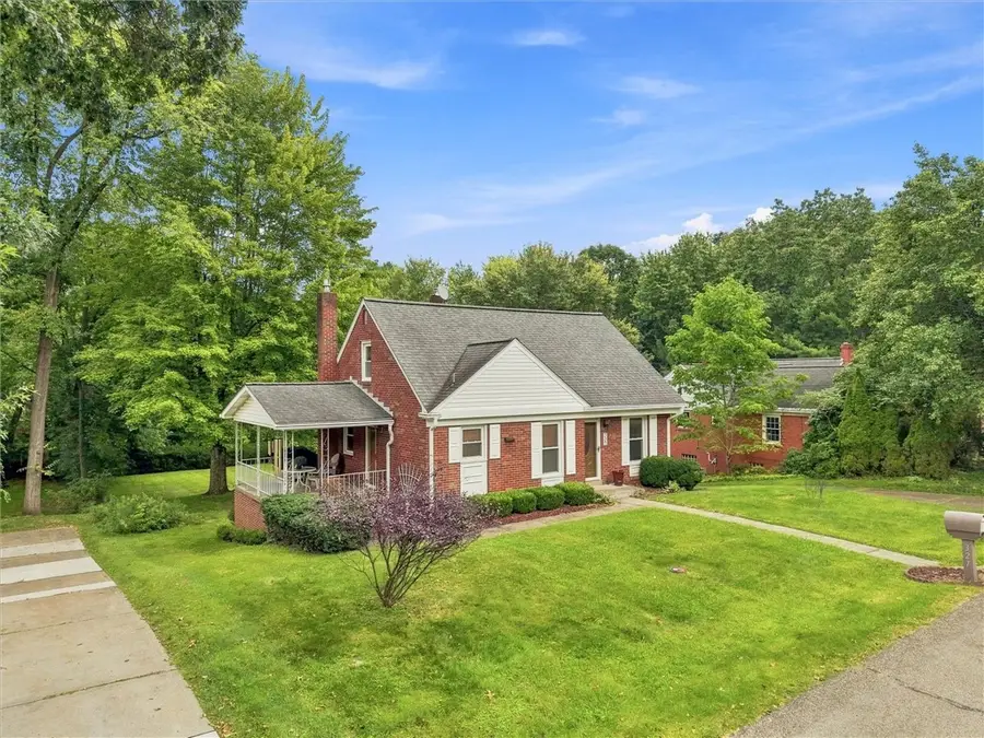 327 Mcintosh Dr, Coraopolis, PA 15108 - #2