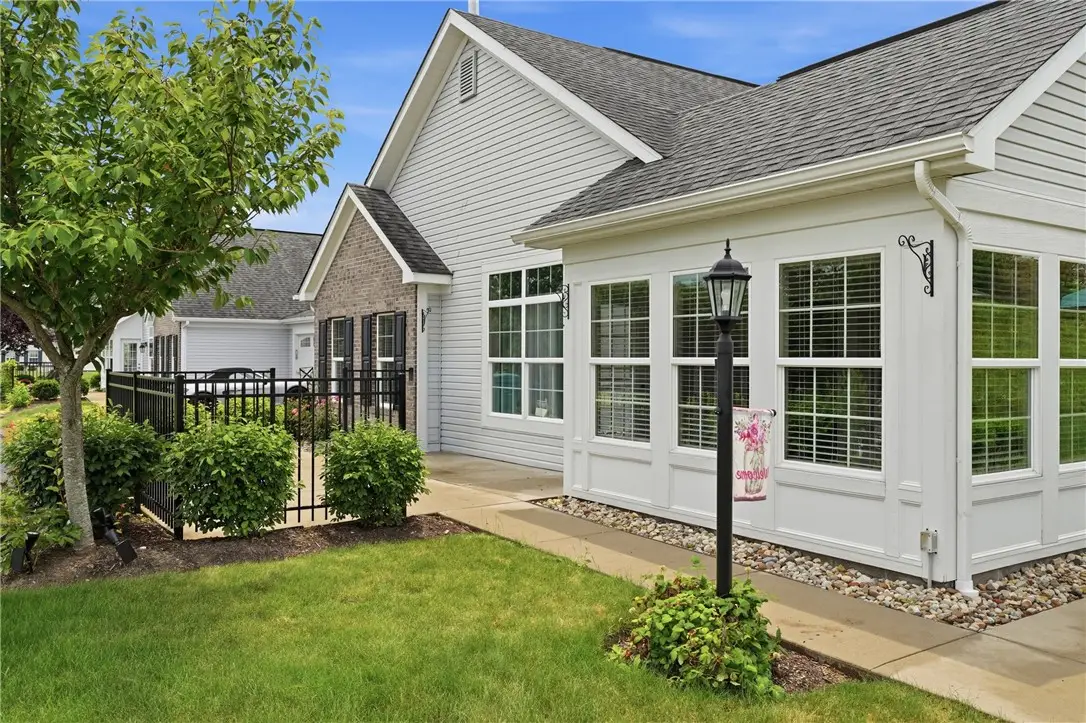 307 Spring Valley Drive, Zelienople, PA 16063 - #1
