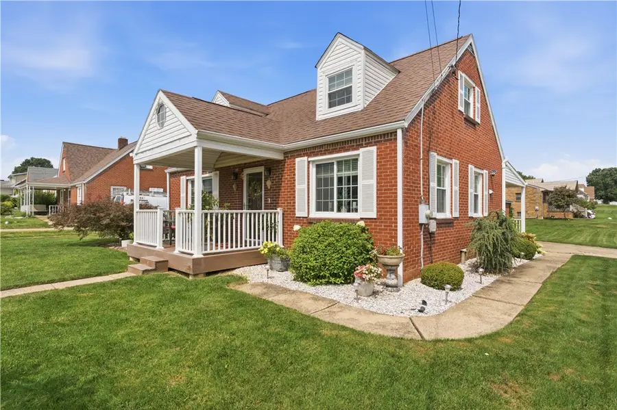 132 Allison Ave, Houston, PA 15342 - #2