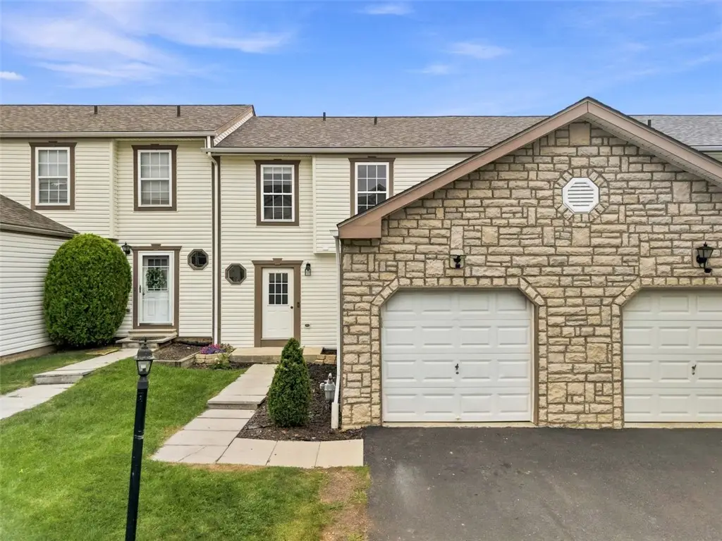 203 Pine Valley Dr, Imperial, PA 15126 - #1