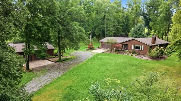 616 W Jamestown Rd, Greenville, PA 16125