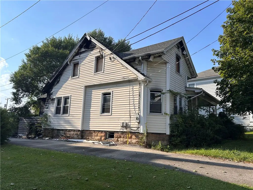 726 Wayne Ave, Indiana, PA 15701 - #1