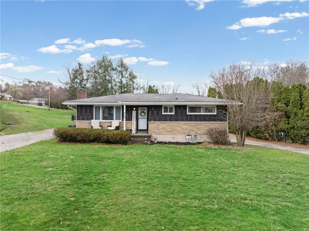 182 Chapel Dr, Ellwood City, PA 16117 - #1
