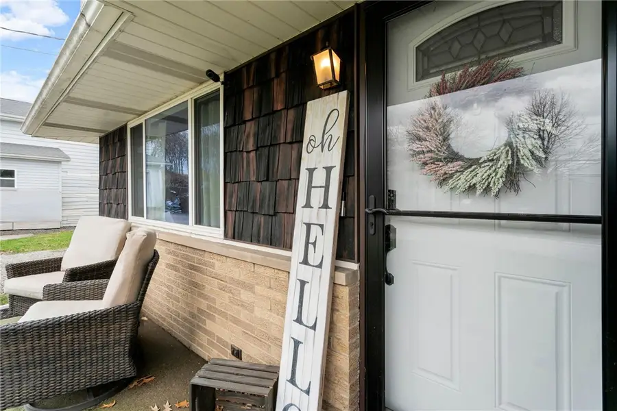 182 Chapel Dr, Ellwood City, PA 16117 - #2