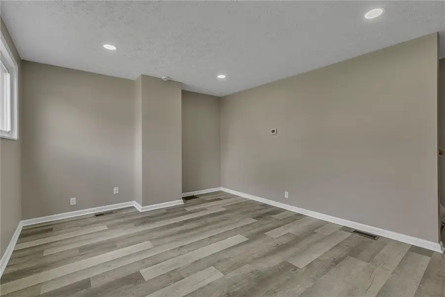 719 Grove St, Aliquippa, PA 15001 - #2