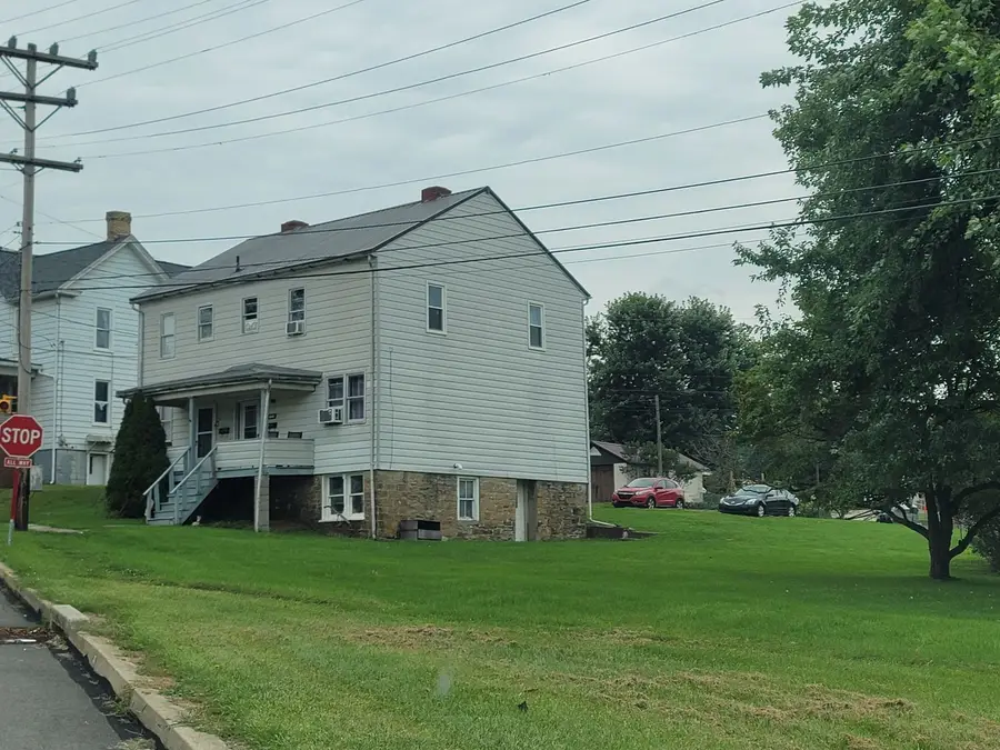 1715 Broad Street, Greensburg, PA 15601 - #2