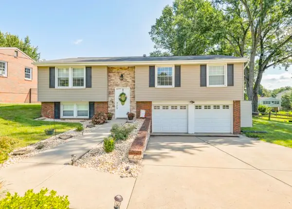 127 W Fair Meadows Dr, Canonsburg, PA 15317