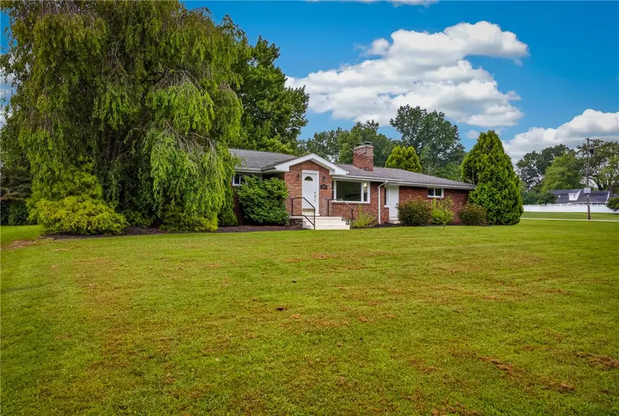219 Mission Meade Dr, New Castle, PA 16105 - #2
