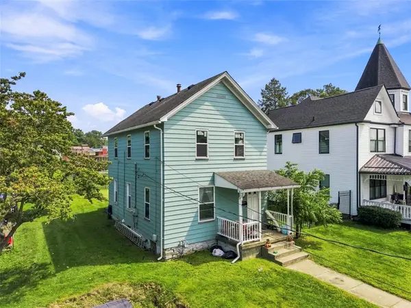 222 Hastings Ave, Oakdale, PA 15071